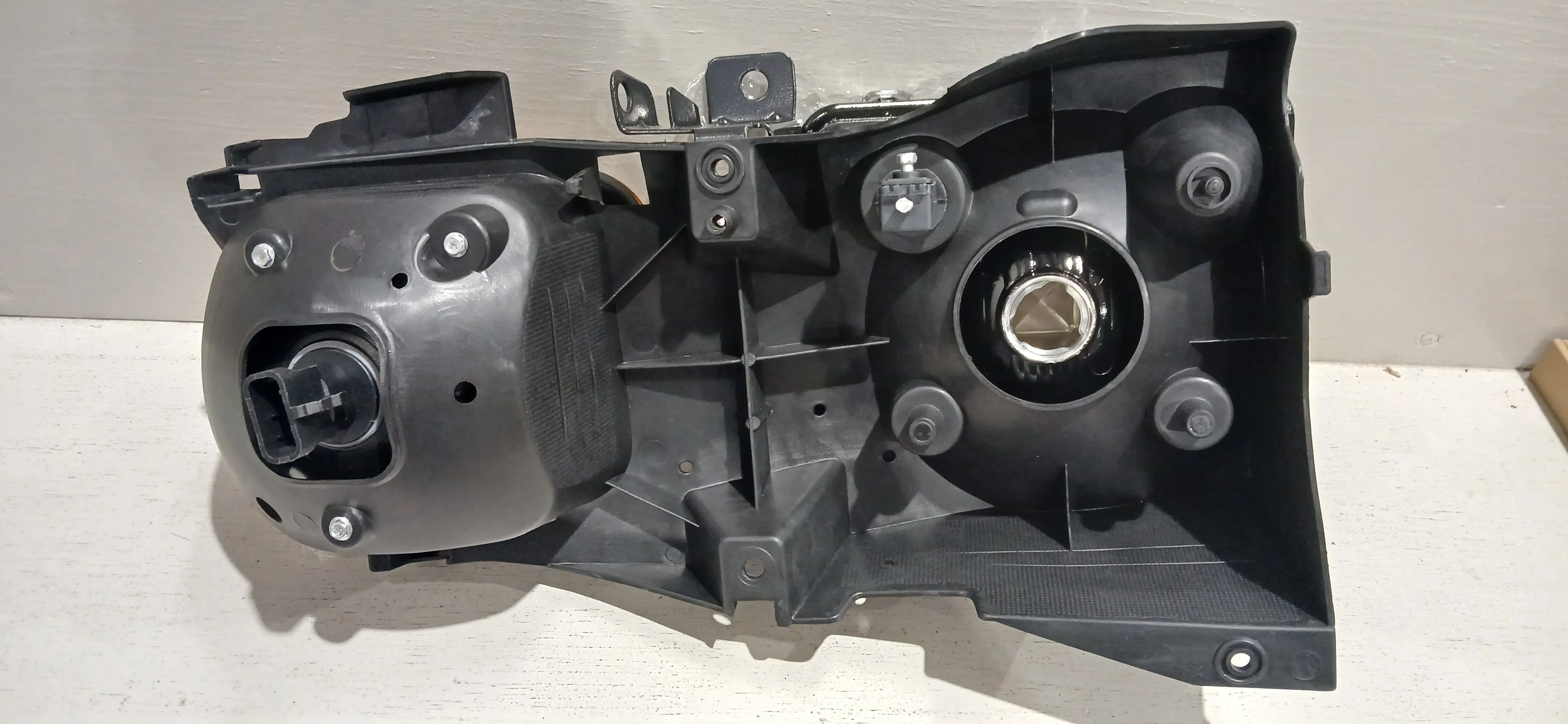 2006-2009 Hummer H3 Headlight - Left | ORACLE Outlet | GRADE B - Image 6