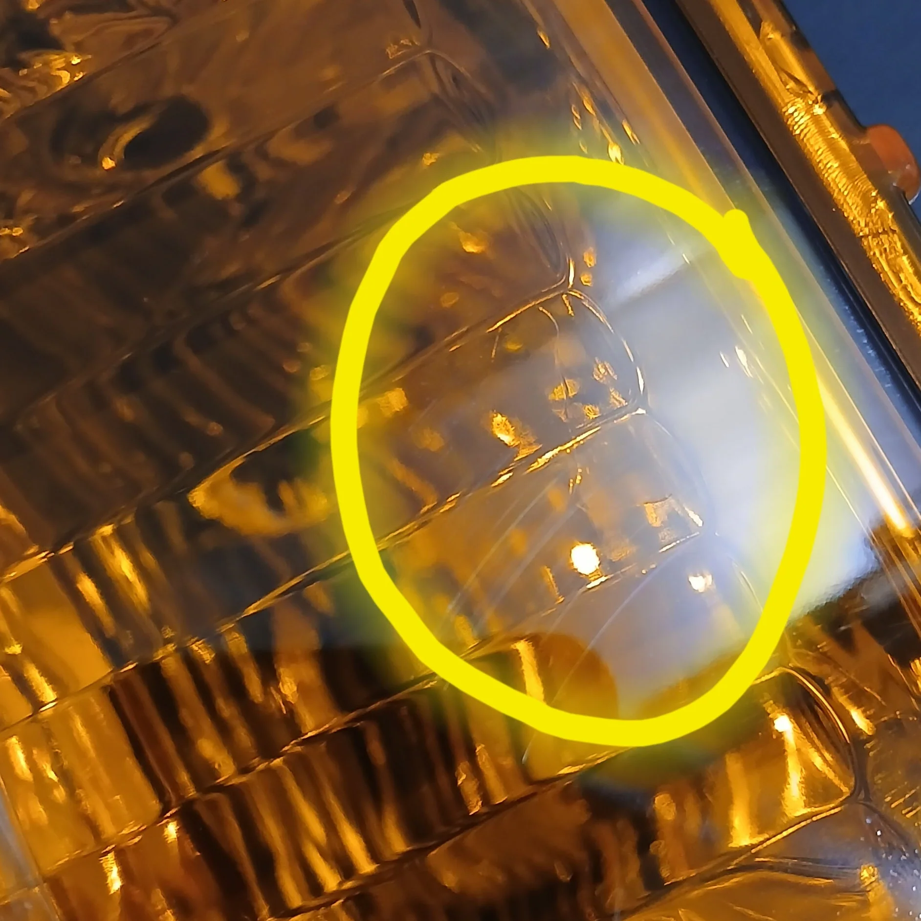 2006-2009 Hummer H3 Headlight - Right | ORACLE Outlet | GRADE B - Image 4