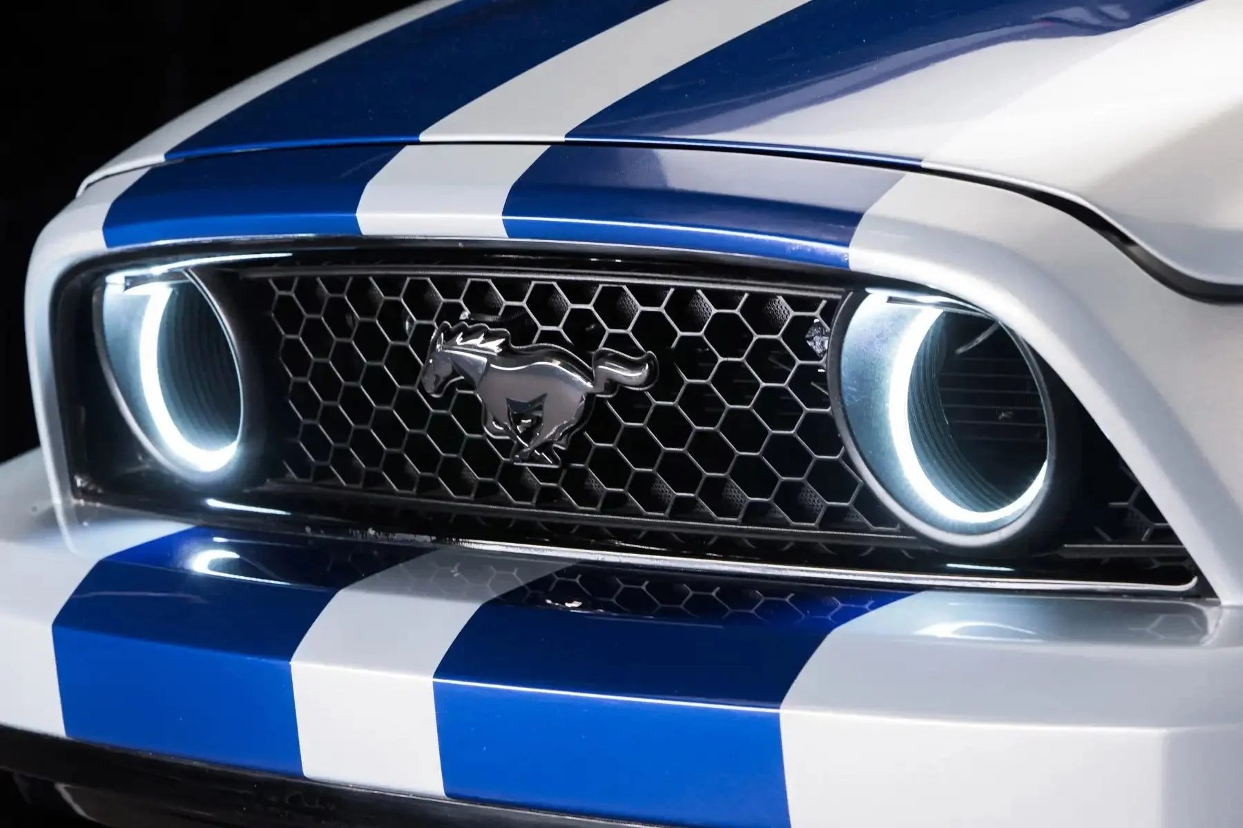 ORACLE Lighting 2013-2014 Ford Mustang Surface Mount Fog Light Halo Kit (Grill Style) - Image 3