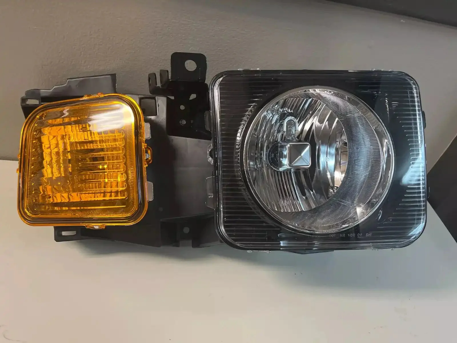 NEW Eagle Eyes 2006-2010 Hummer H3 Passenger Headlight Assembly - GM382-B001R - Image 2