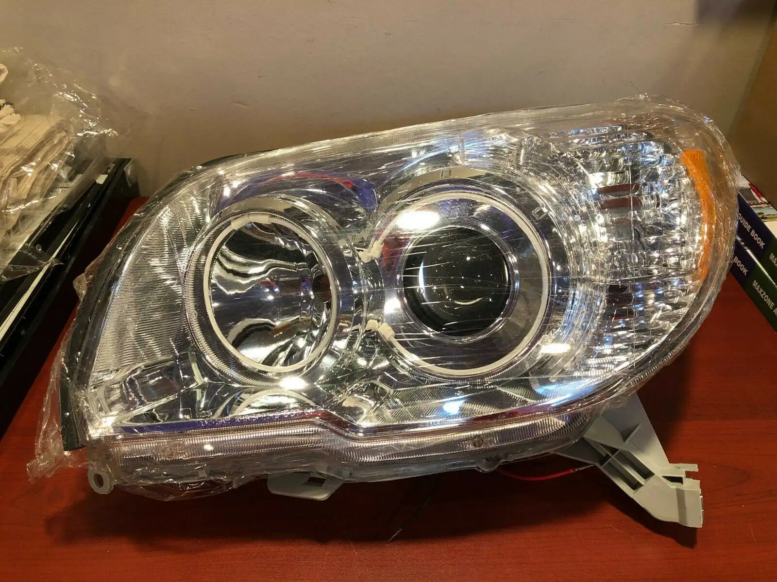 ORACLE 2006-2009 Toyota 4-Runner Headlights Non-HID - CCFl Halos - White | ORACLE Outlet | GRADE A - Image 4
